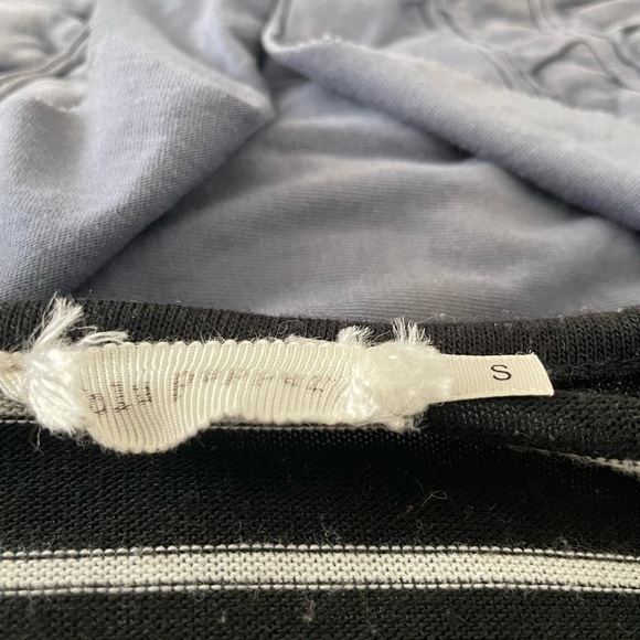 Cute striped sweater - Picture 2 of 3